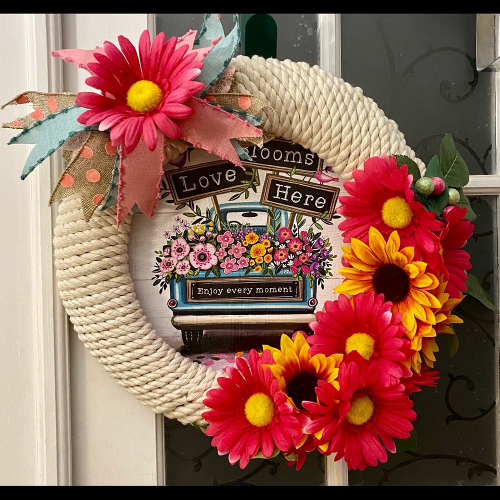 Beautiful Rope and Pink Flower Wreath
